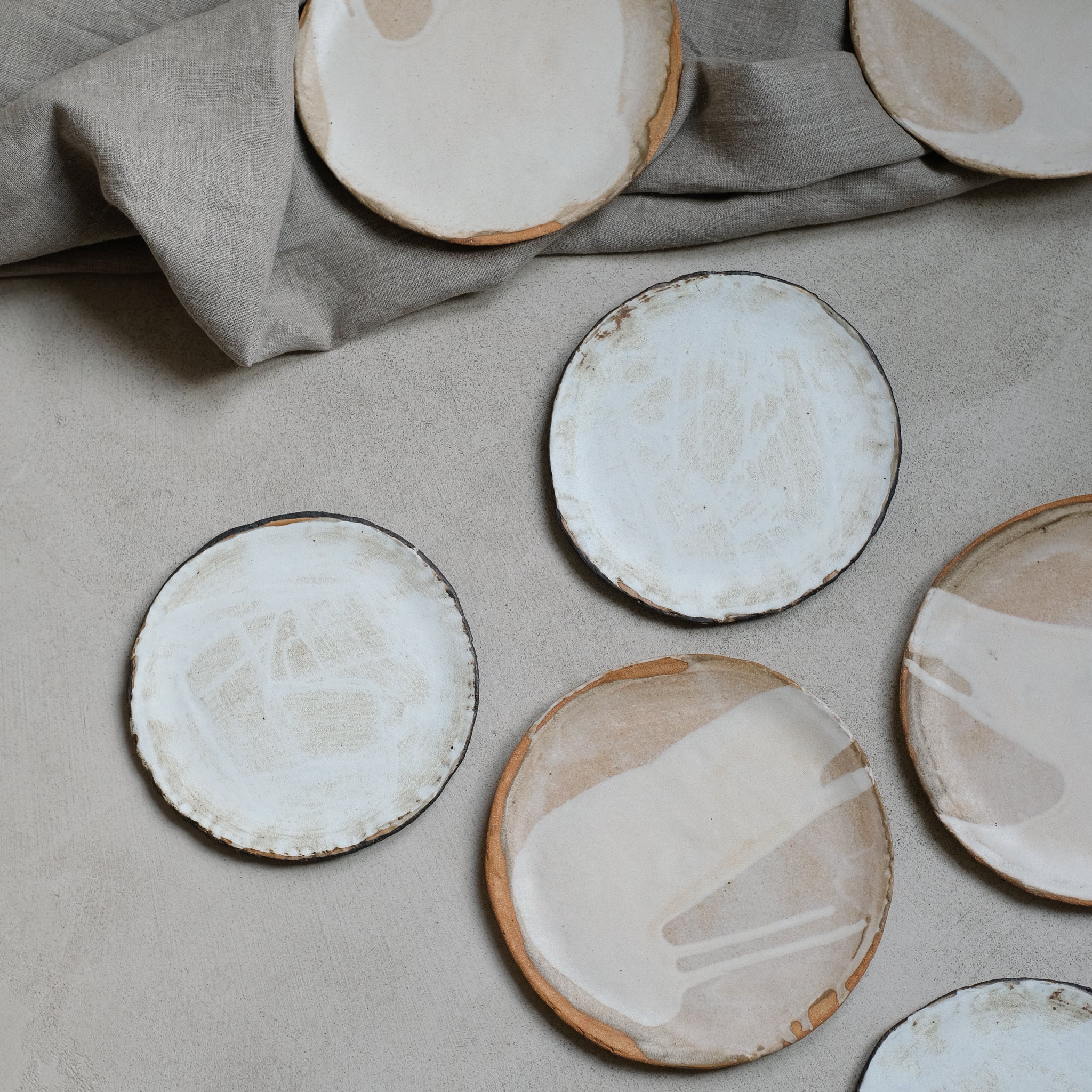 Assiette Nun par Eléa Lelimouzin chez Brutal Ceramics