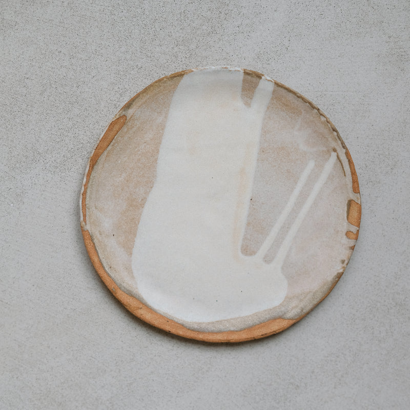 Assiette Nun par Eléa Lelimouzin chez Brutal Ceramics