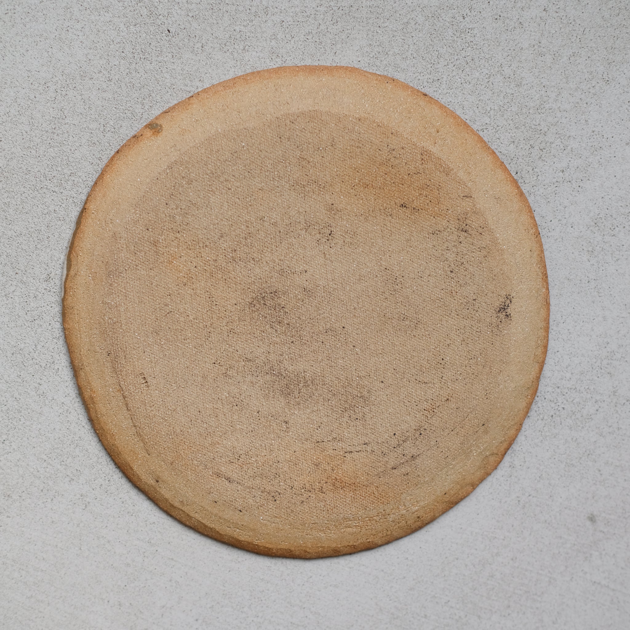 Assiette Nun par Eléa Lelimouzin chez Brutal Ceramics