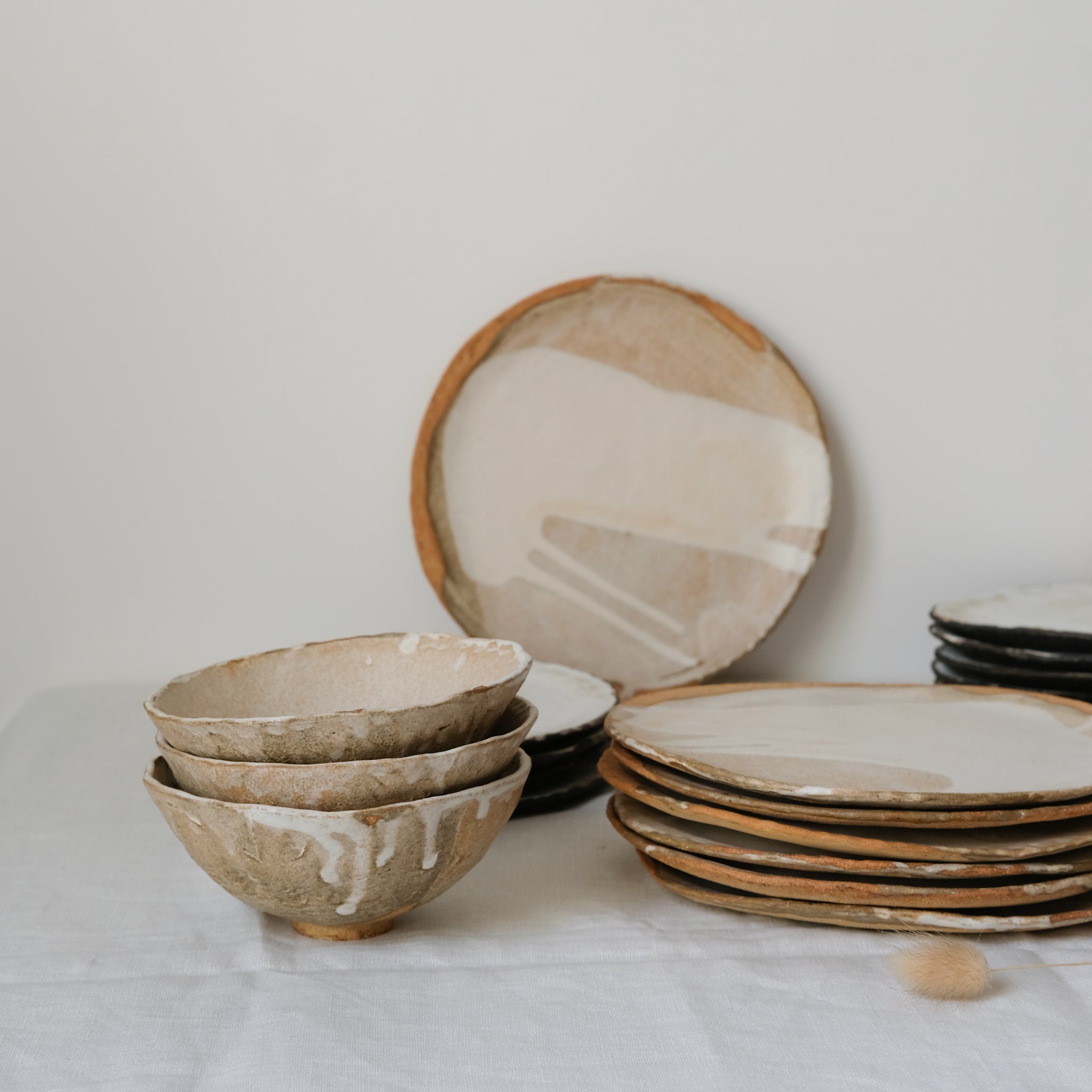 Assiette Nun par Eléa Lelimouzin chez Brutal Ceramics