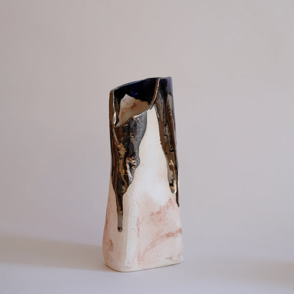Vase Omata 06 par Emmanuelle Roule chez Brutal Ceramics