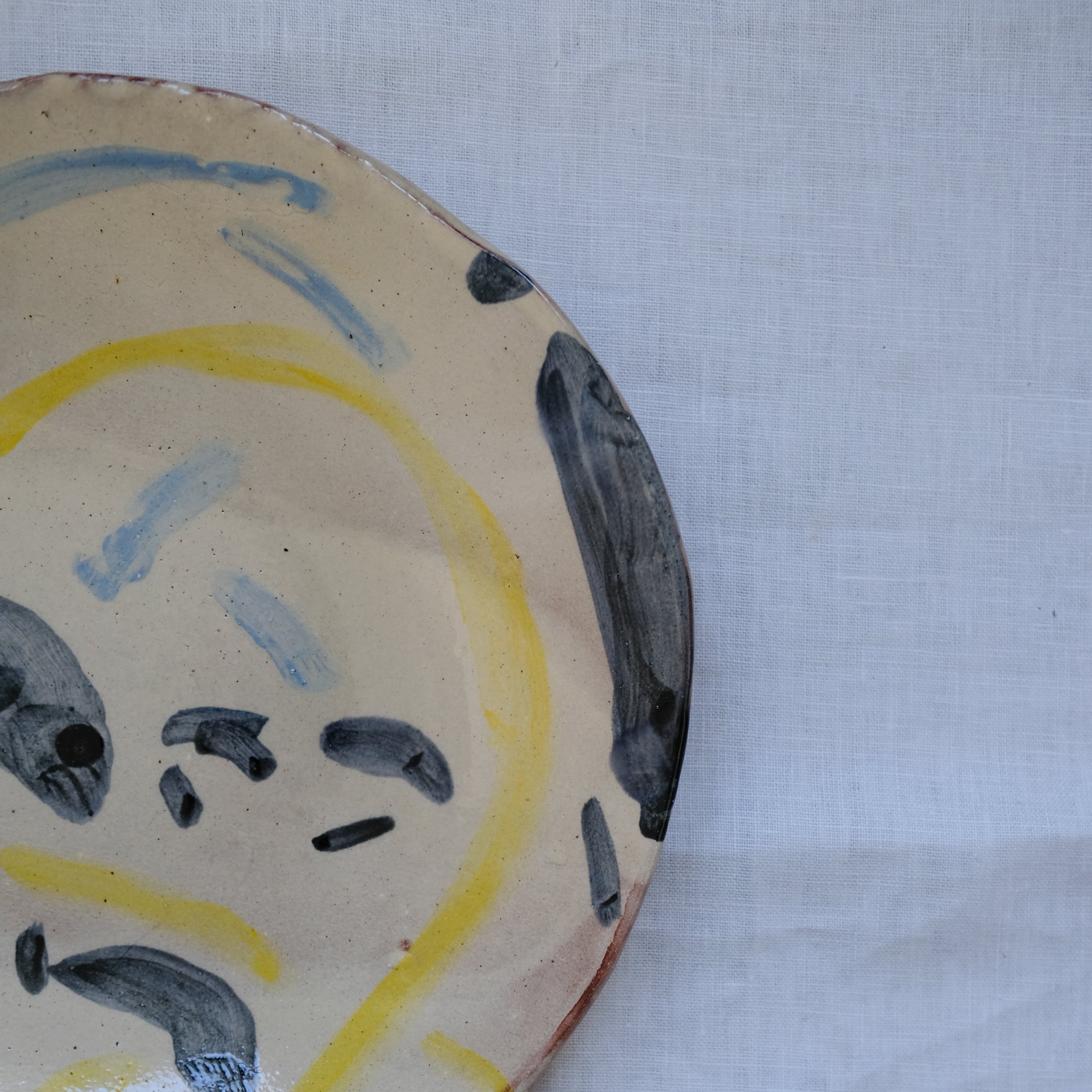 Plat Calebasse 03 multicolore par Héloïse Bariol chez Brutal Ceramics