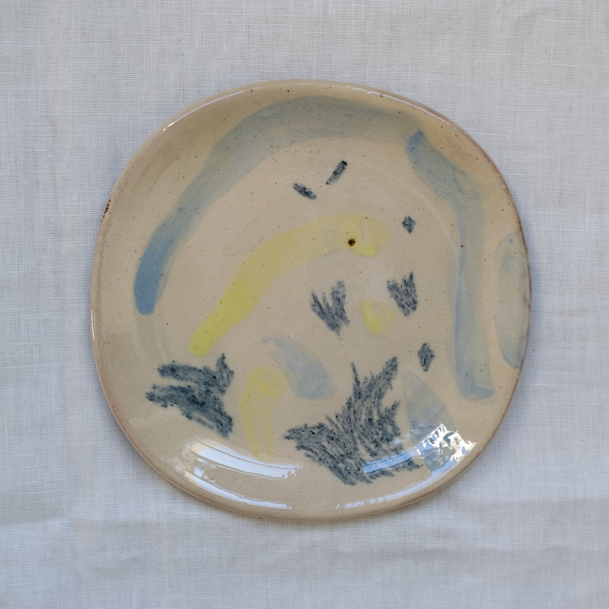 Assiette 09 en terre vernissée multicolore par Héloïse Bariol chez Brutal Ceramics