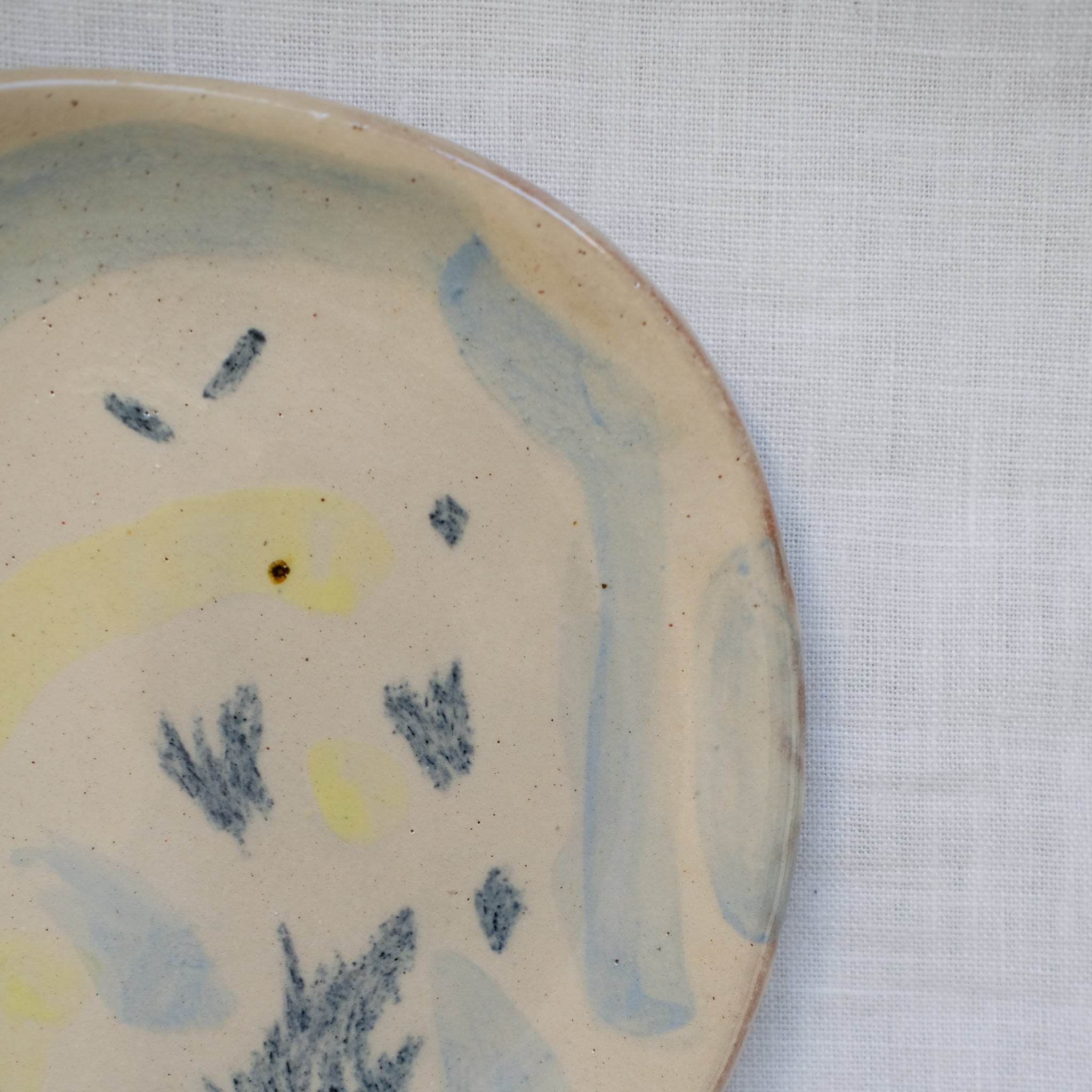 Assiette 09 en terre vernissée multicolore par Héloïse Bariol 