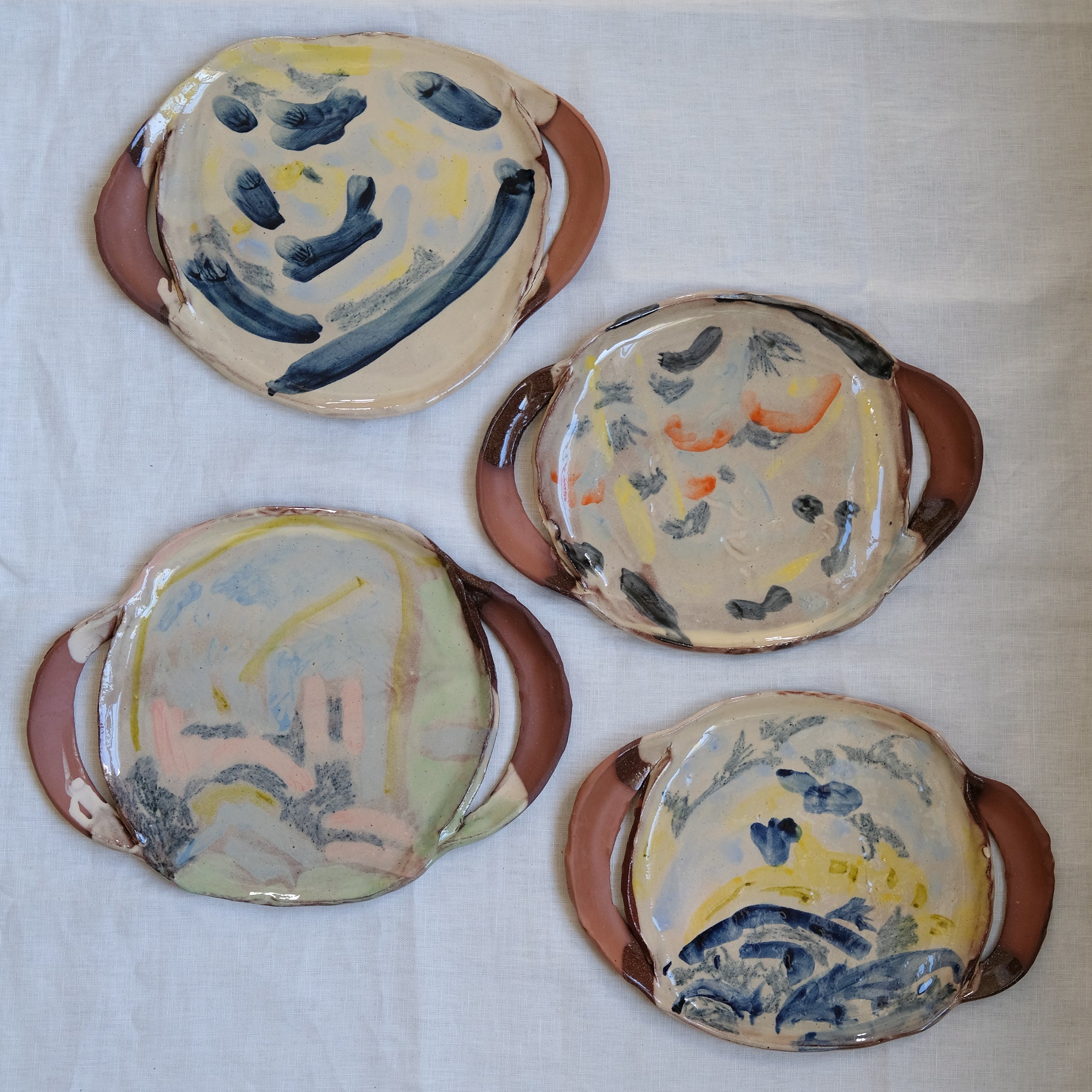 Plat Ansé 01 multicolore par Héloïse Bariol chez Brutal Ceramics