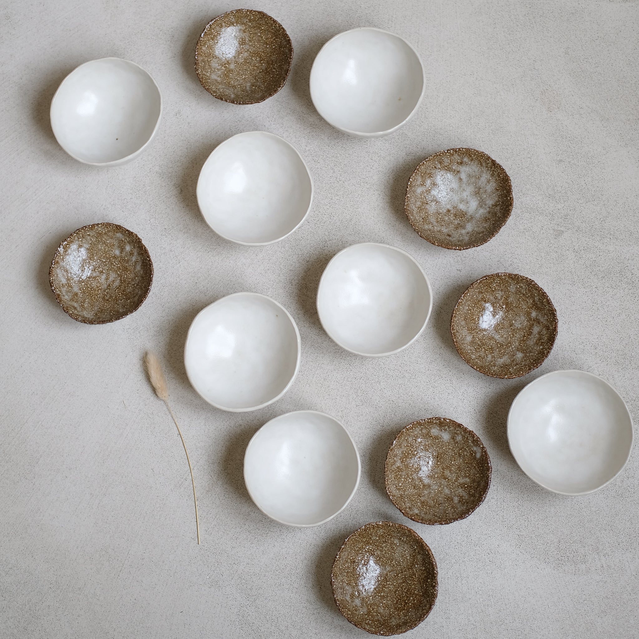 Bol en grès blanc de Judith Lasry chez Brutal Ceramics