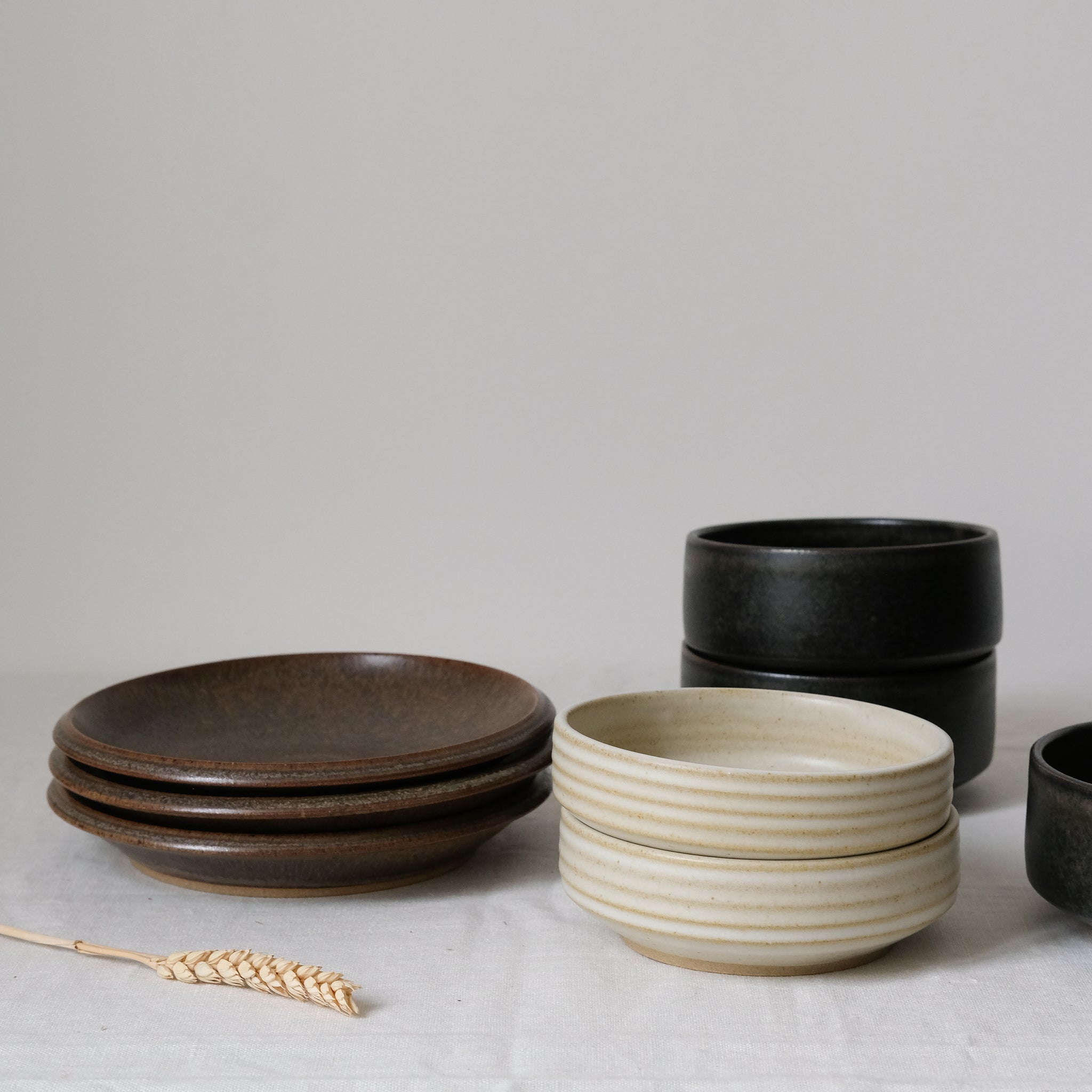 Bol à en Grès blanc cassé par Malo chez Brutal Ceramics