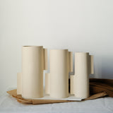 Vase S en grès blanc par Marguicha chez Brutal Ceramics
