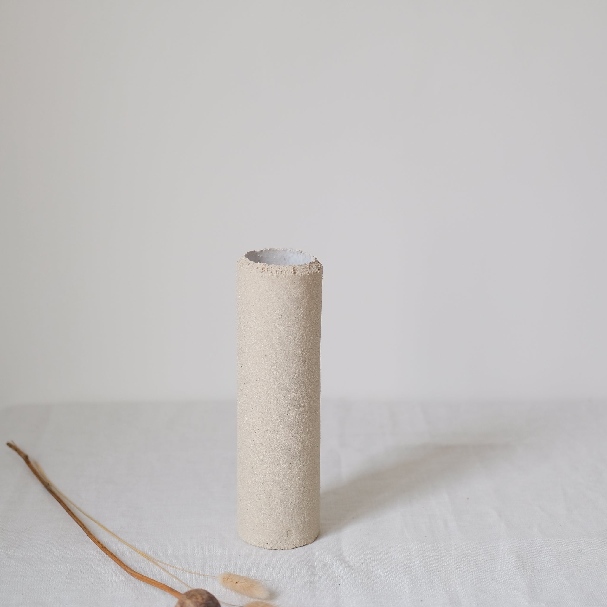 Vase grès chamotté  par No Ceramic chez Brutal Ceramics