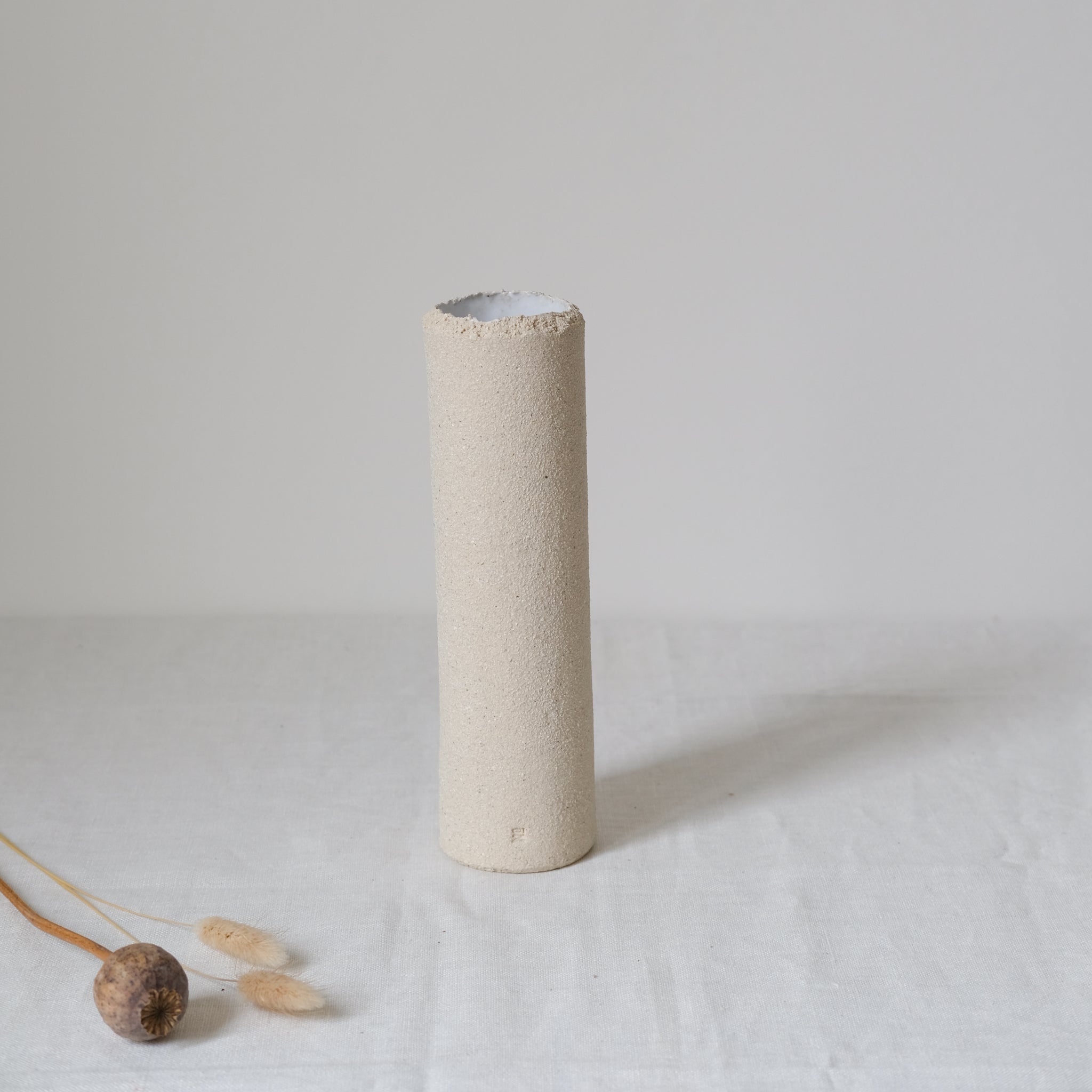 Vase grès chamotté  par No Ceramic chez Brutal Ceramics