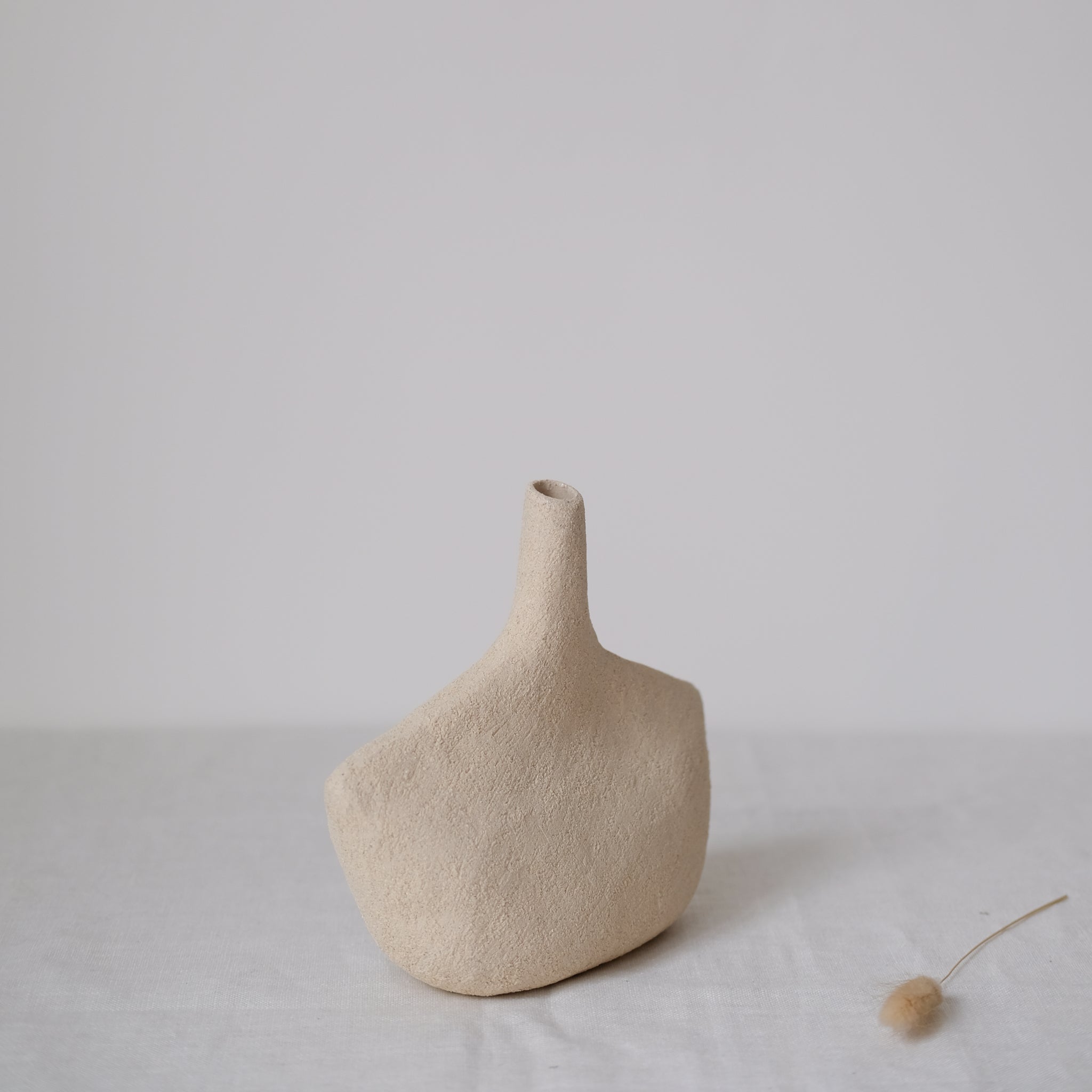 Grand vase Oiseau_02 - Sable par Stéphanie Petit chez Brutal