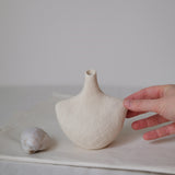 Petit vase Oiseau_07 - Blanc par Stéphanie Petit chez Brutal