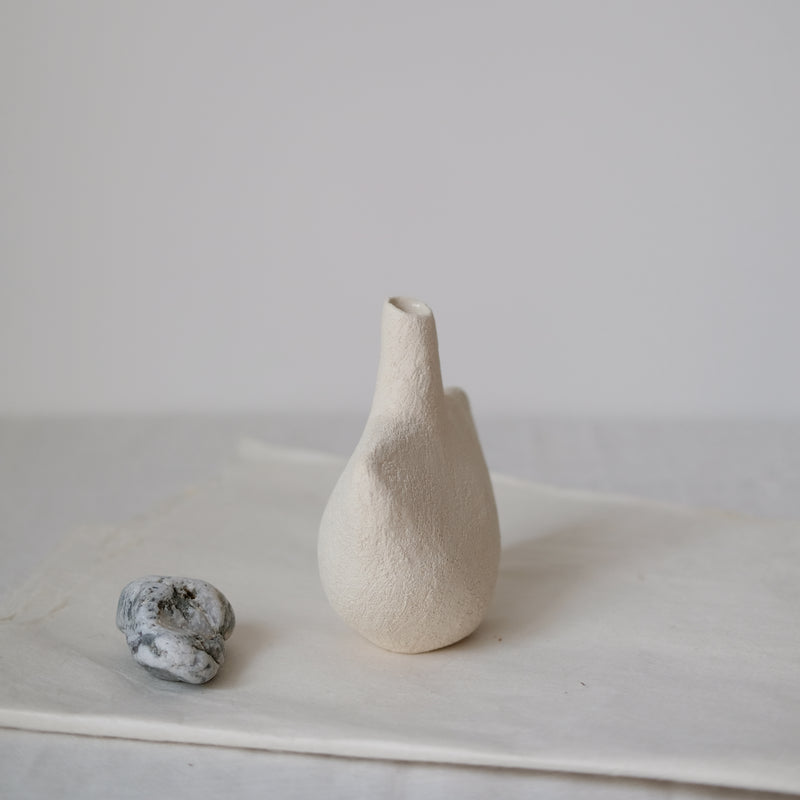 Petit vase Oiseau_08 - Blanc par Stéphanie Petit chez Brutal