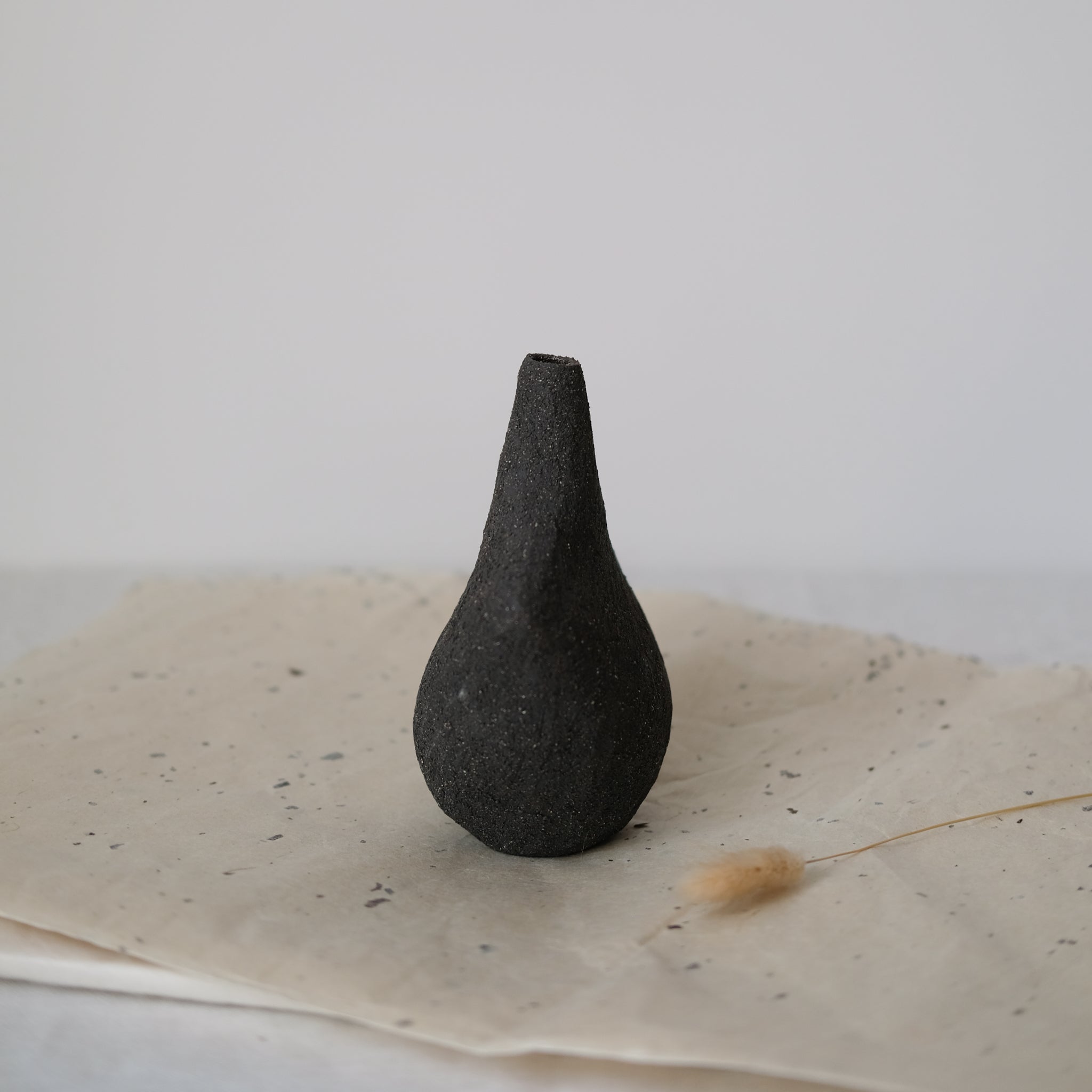 Petit vase Oiseau_10 - Noir par Stéphanie Petit chez Brutal