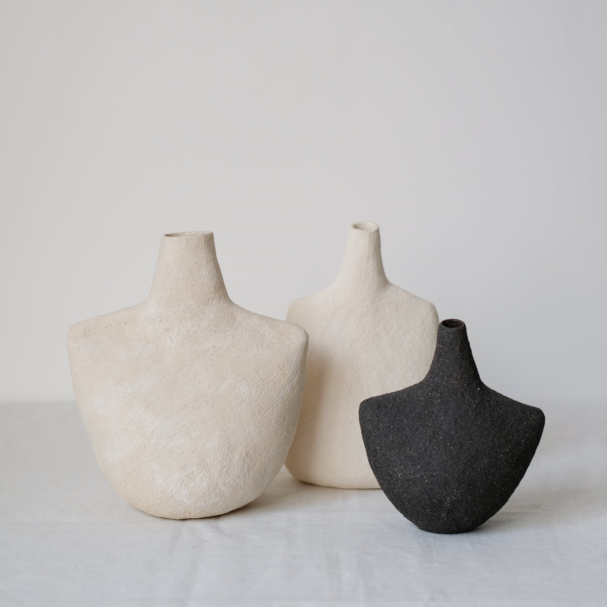 Petit vase Oiseau_09 - Noir par Stéphanie Petit chez Brutal