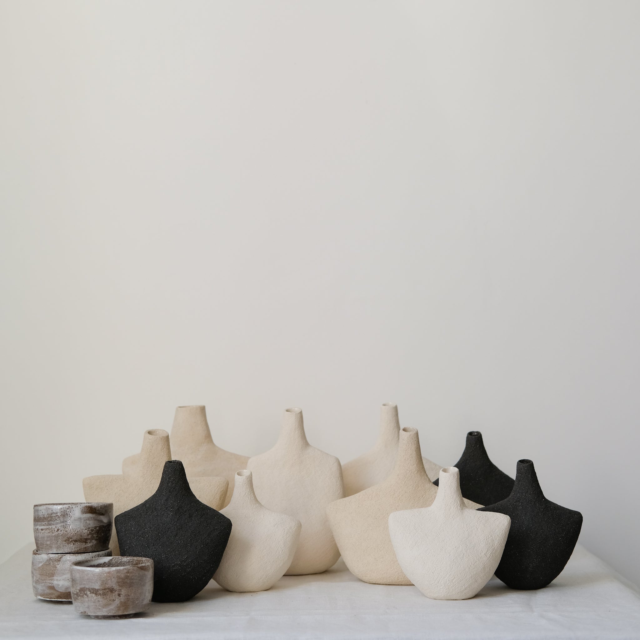 Petit vase Oiseau_10 - Noir par Stéphanie Petit chez Brutal