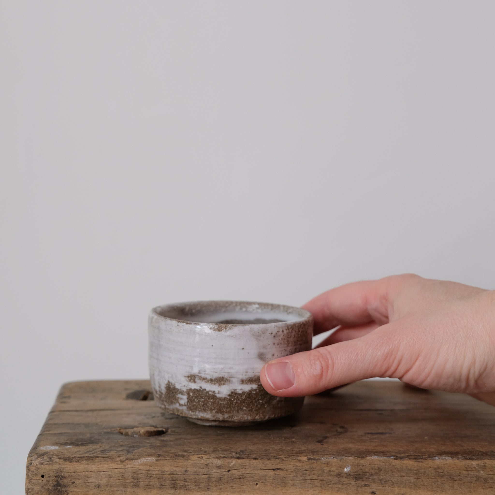 Tasse chawan en grès - Marron par Stéphanie Petit chez Brutal