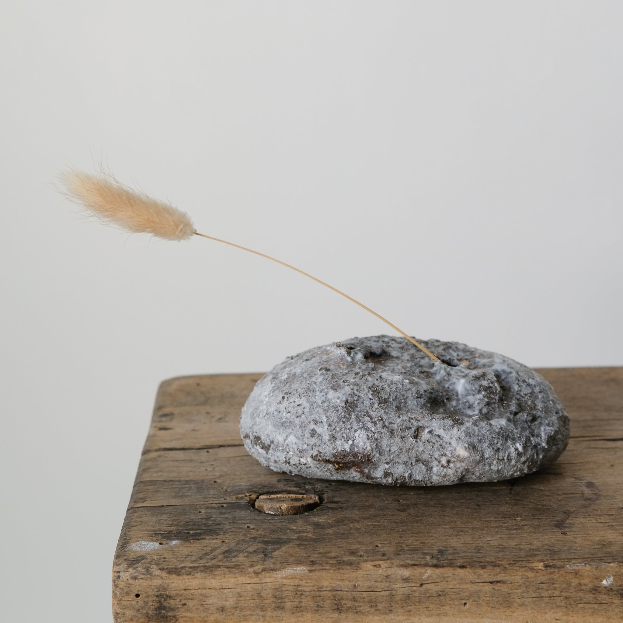 Vase Mallorca, Spain 2019 - H 4cm - Gris de Yellow Nose Studio chez Brutal Ceramics