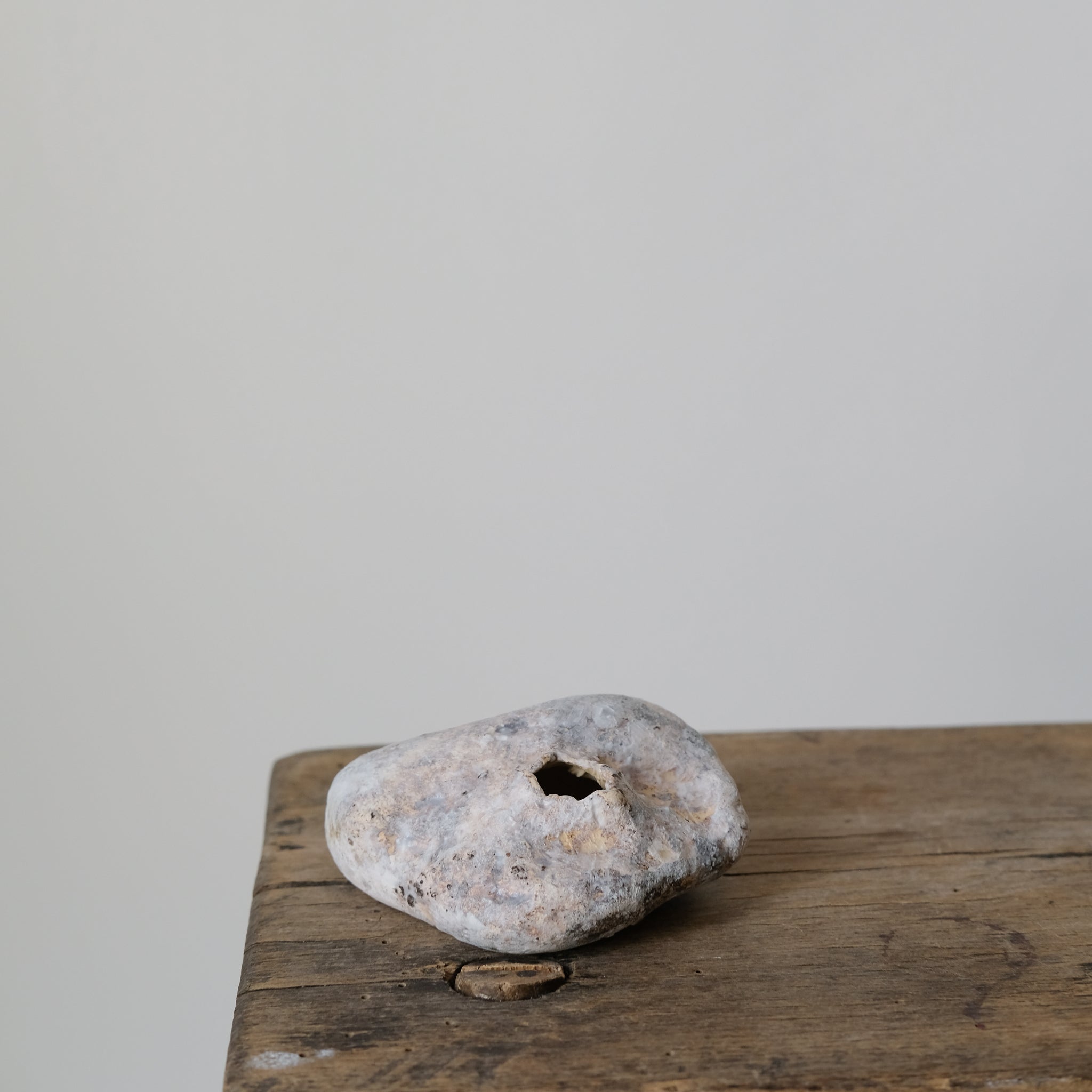 Vase The Hague, Netherlands, 2017 de Yellow Nose Studio chez Brutal Ceramics