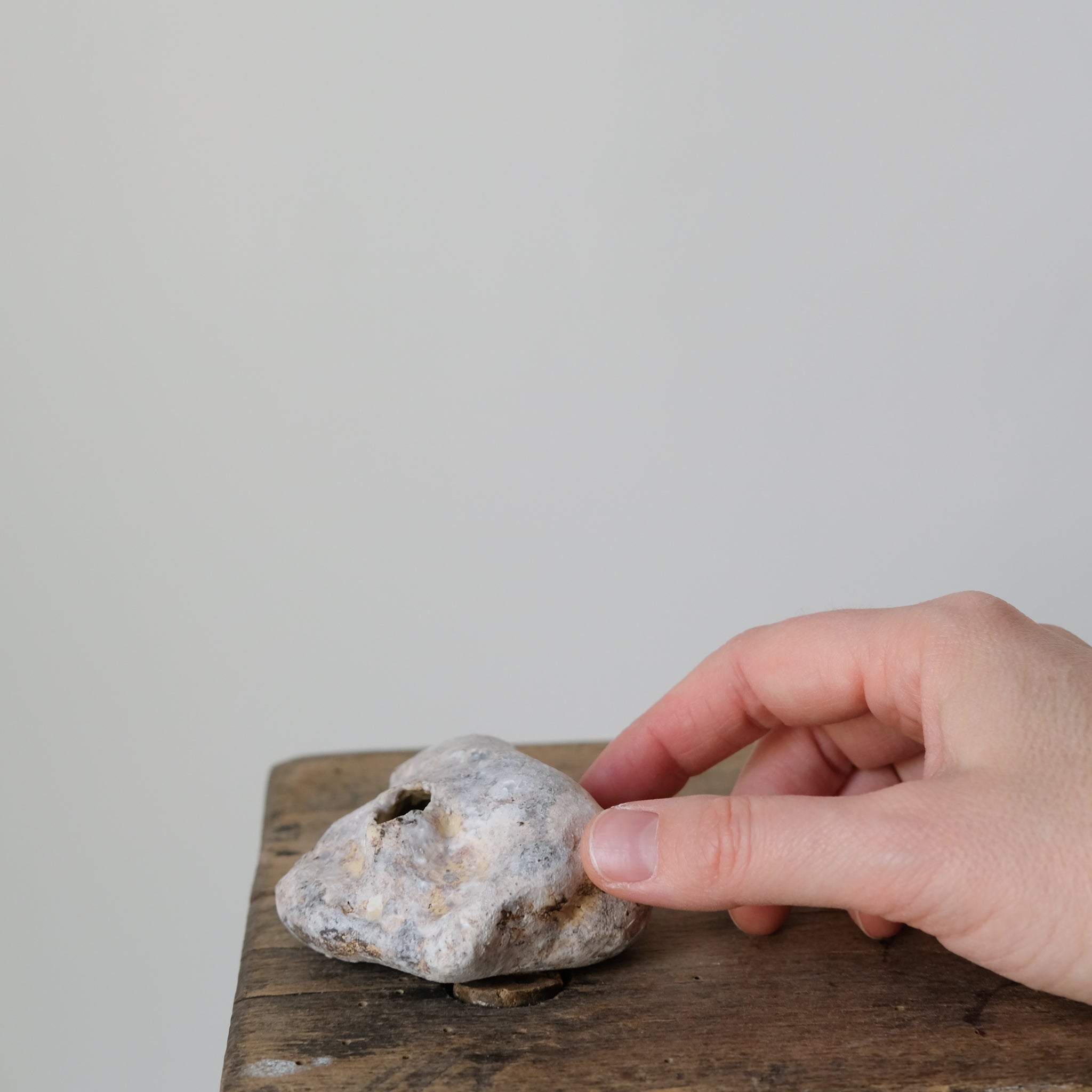 Vase The Hague, Netherlands, 2017 de Yellow Nose Studio chez Brutal Ceramics