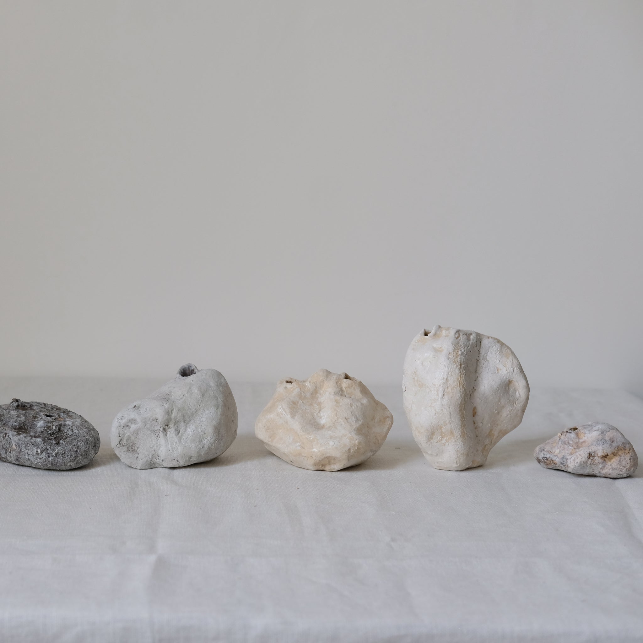 Vase The Hague, Netherlands, 2017 de Yellow Nose Studio chez Brutal Ceramics