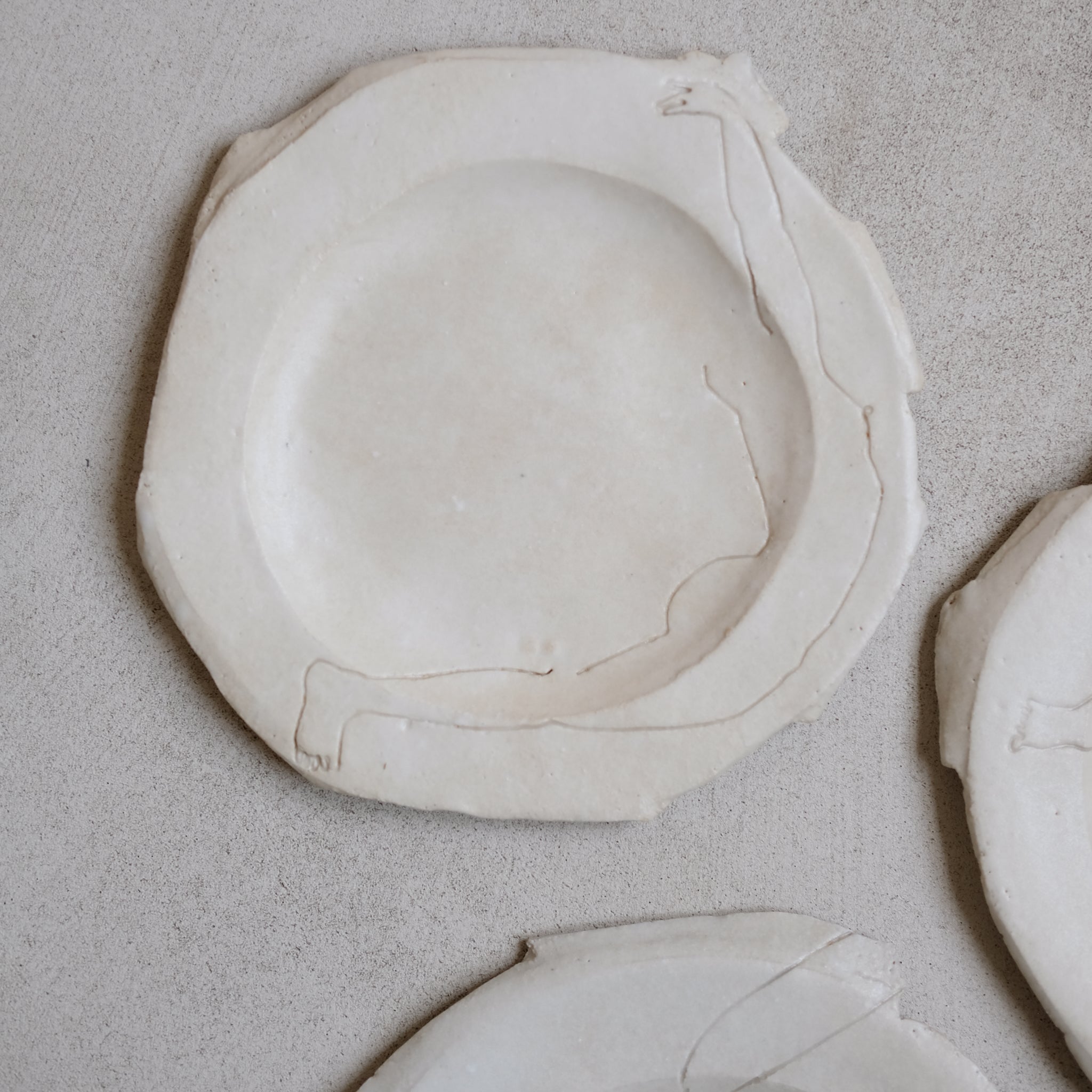 Assiette en grès et porcelaine D 20cm "Arch Back"- Blanc