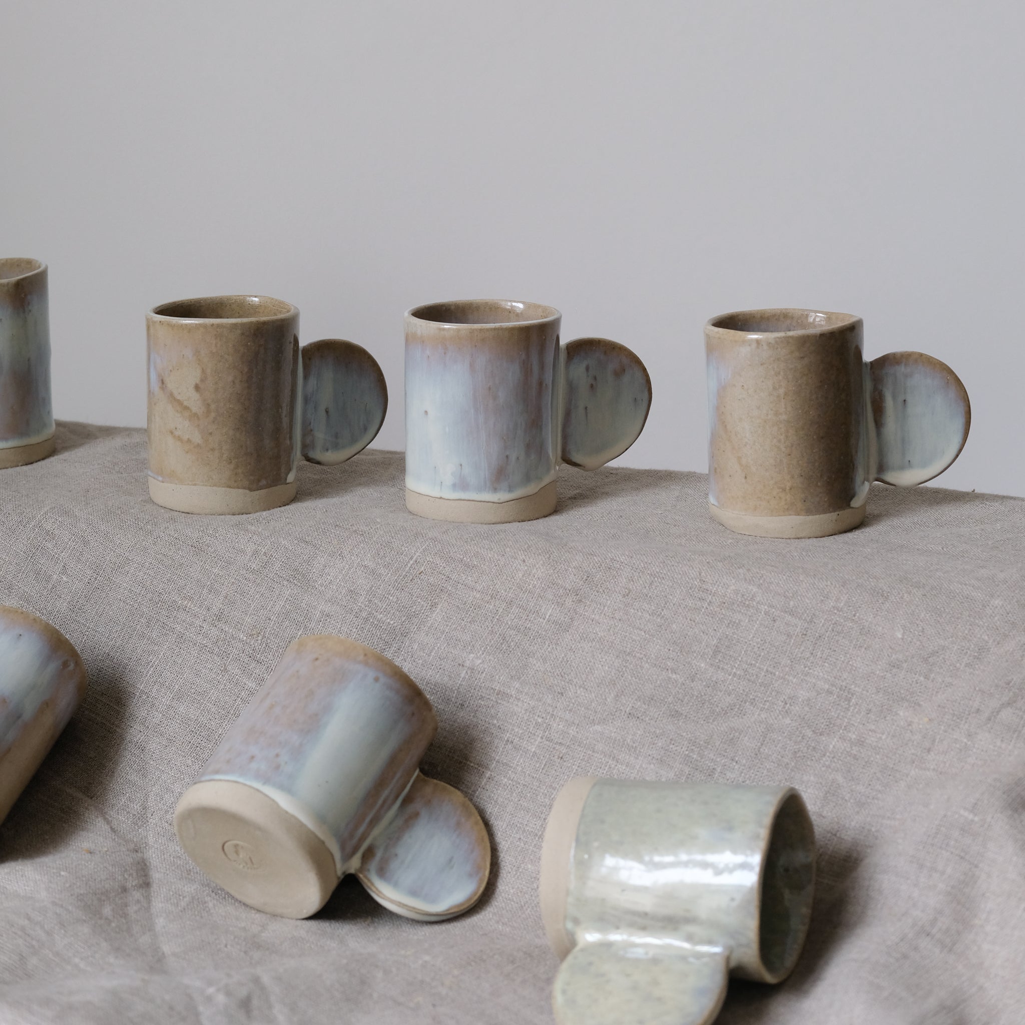 Tasse en grès par mr céramiques chez Brutal Ceramics