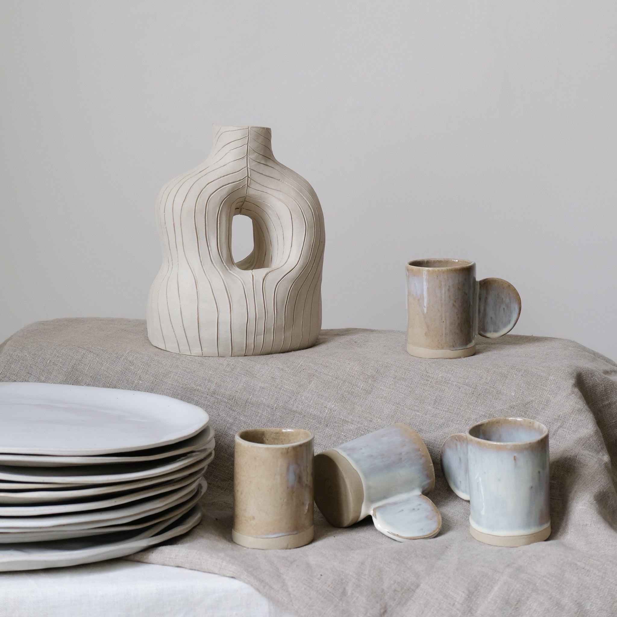 Tasse en grès par mr céramiques chez Brutal Ceramics