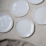 Assiette en grès par mr céramiques chez Brutal Ceramics
