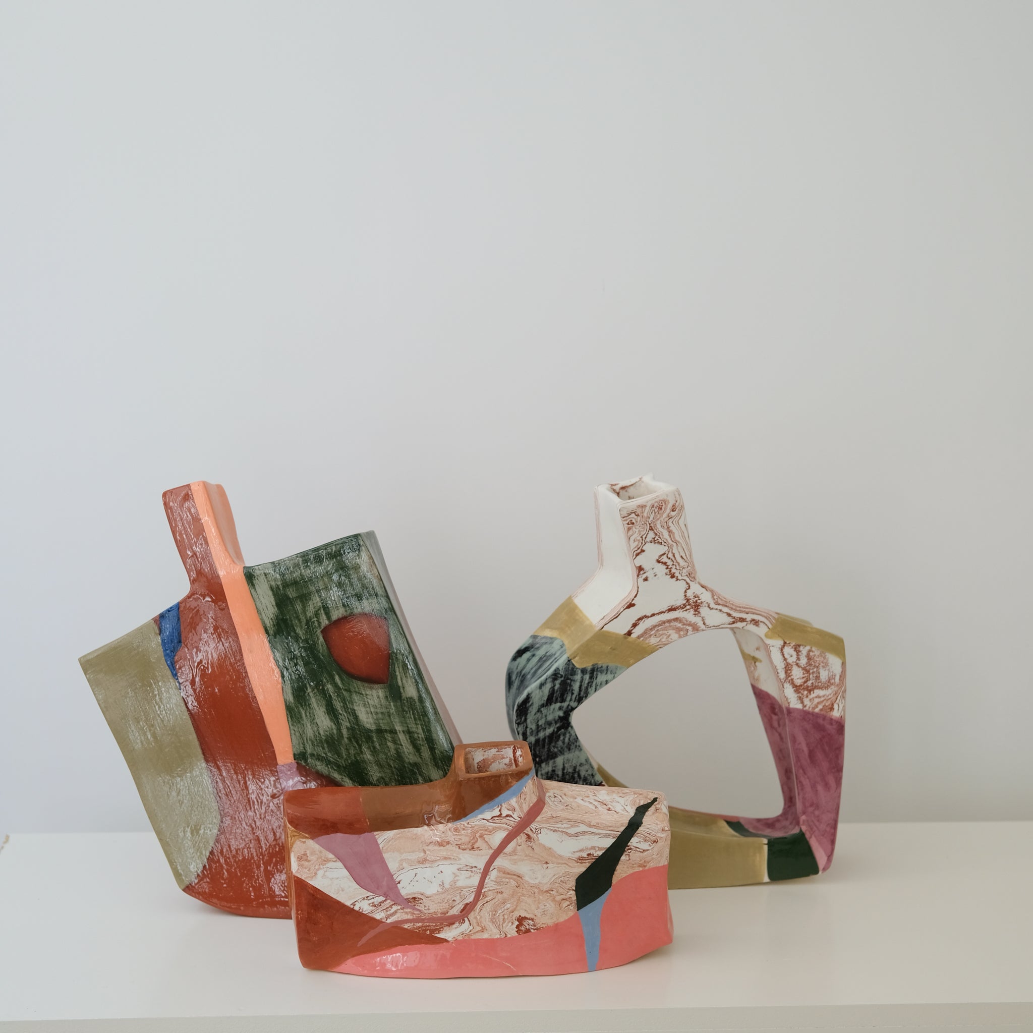 Vase en faïence H 35cm Berlin par Rosi Mistou pour Brutal Ceramics
