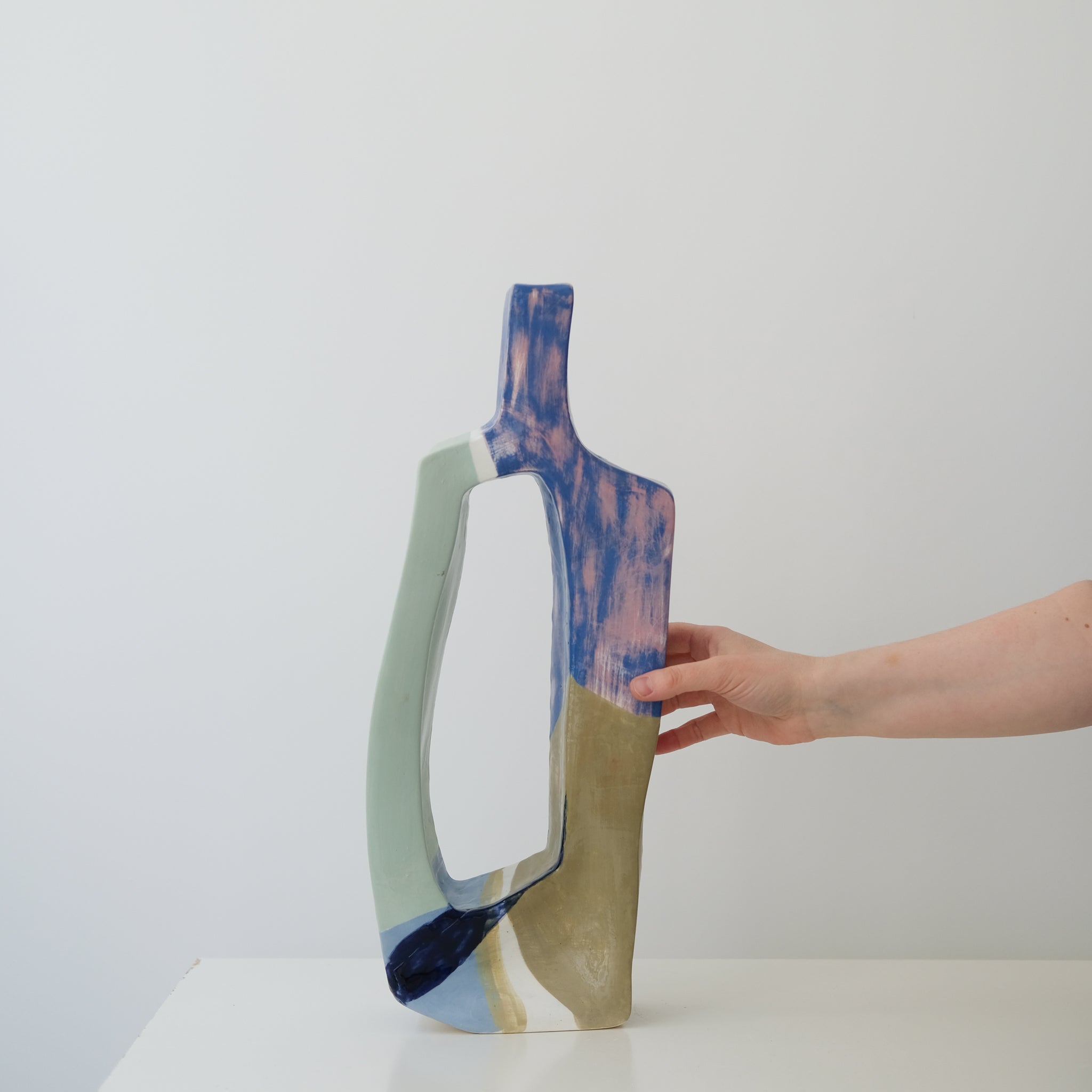 Vase en faïence H 49cm Copenhague par Rosi Mistou pour Brutal Ceramics