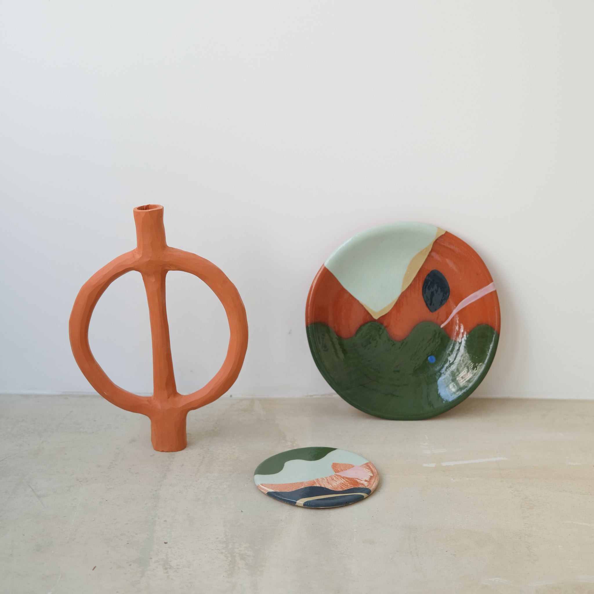 Assiette plate 15cm Bastia par Rosi Mistou pour Brutal Ceramics