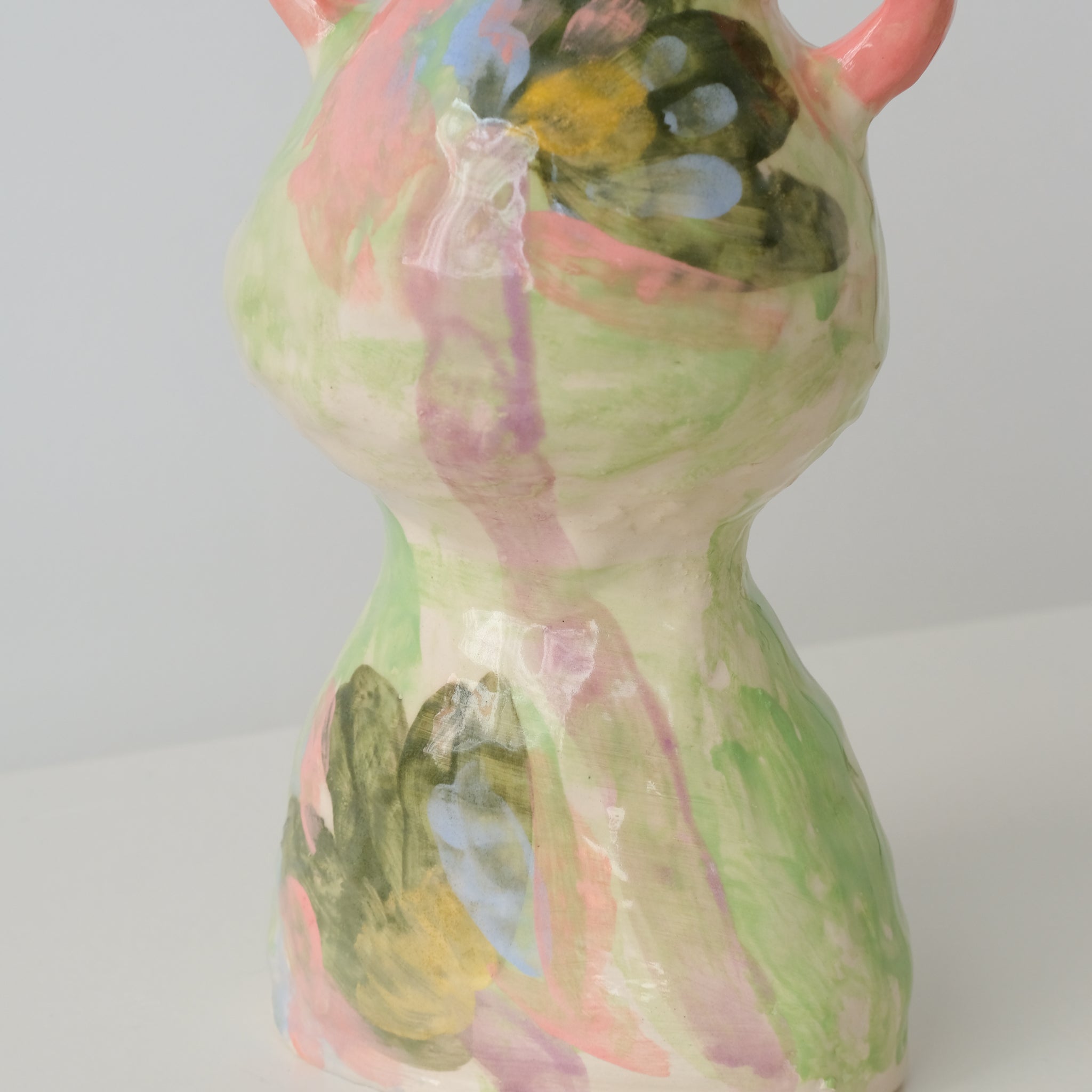 Vase en faïence H 25cm de Samantha Kerdine pour Brutal Ceramics