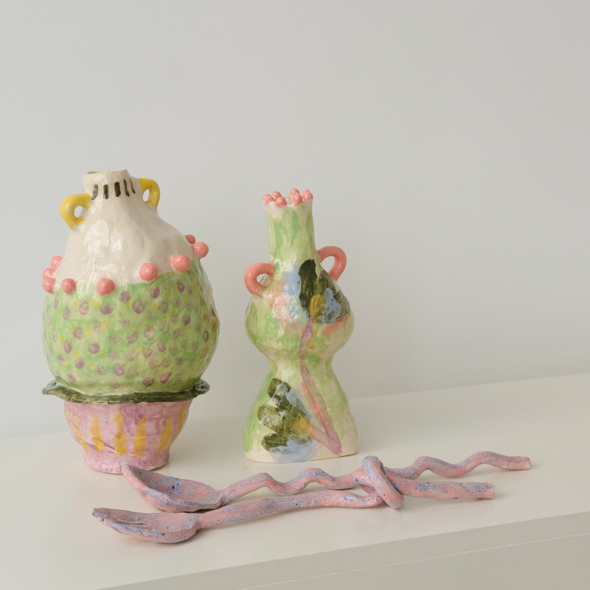 Objets couverts de Samantha Kerdine pour Brutal Ceramics