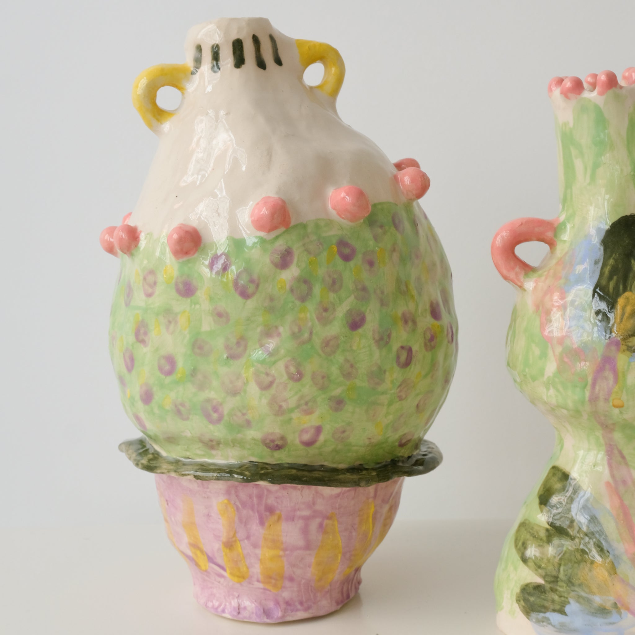 Vase en faïence H 30cm de Samantha Kerdine pour Brutal Ceramics