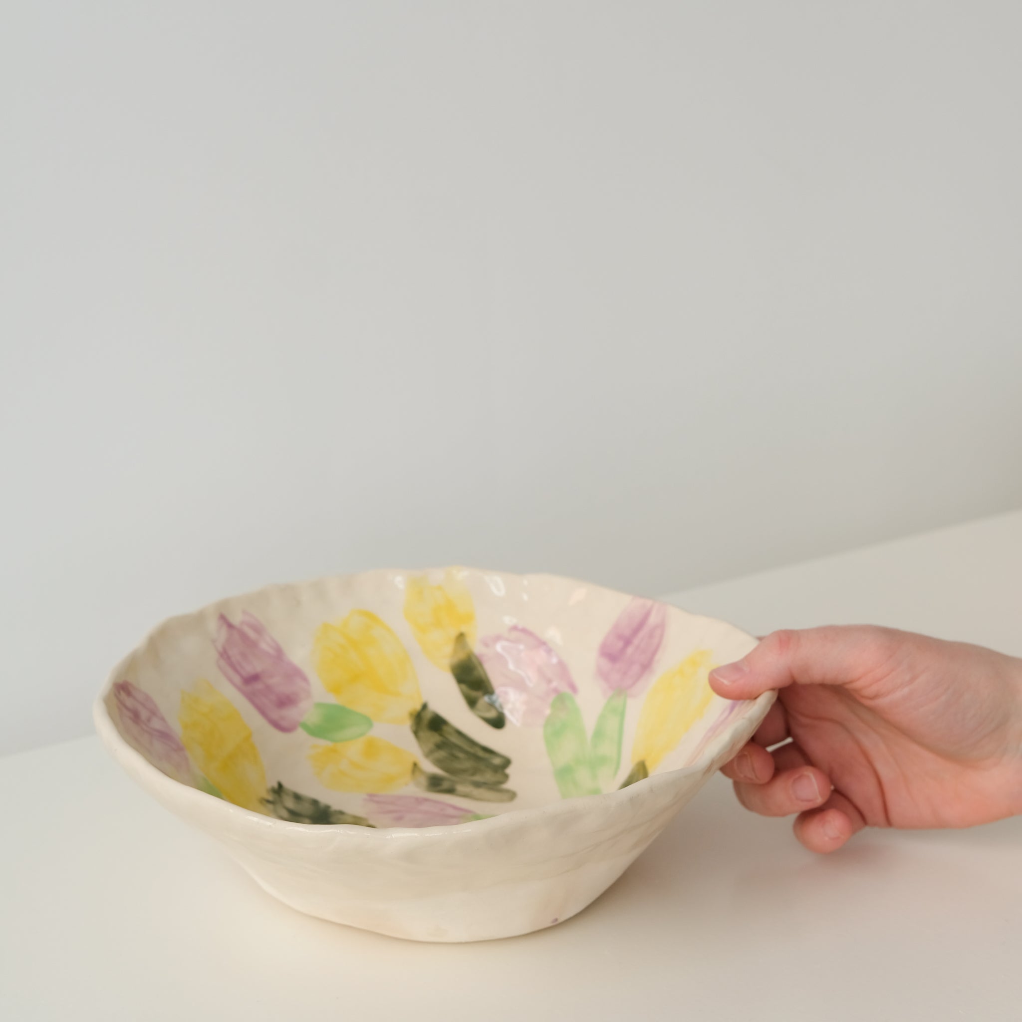 Saladier en faïence H 18cm petites fleurs de Samantha Kerdine pour Brutal 