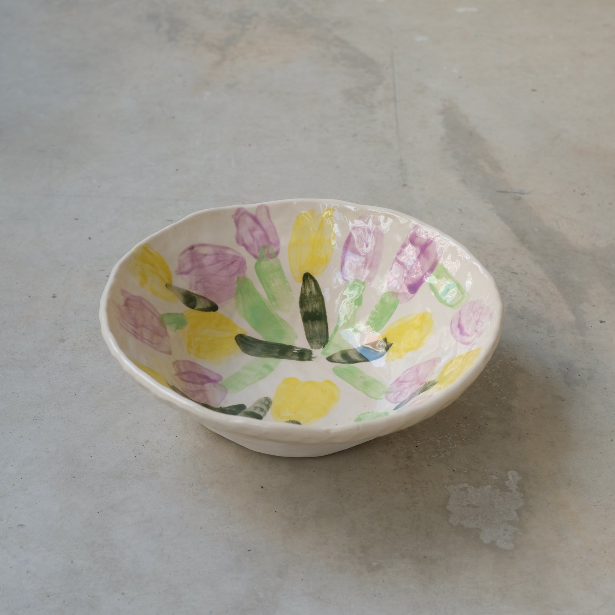 Saladier en faïence H 18cm petites fleurs de Samantha Kerdine pour Brutal 
