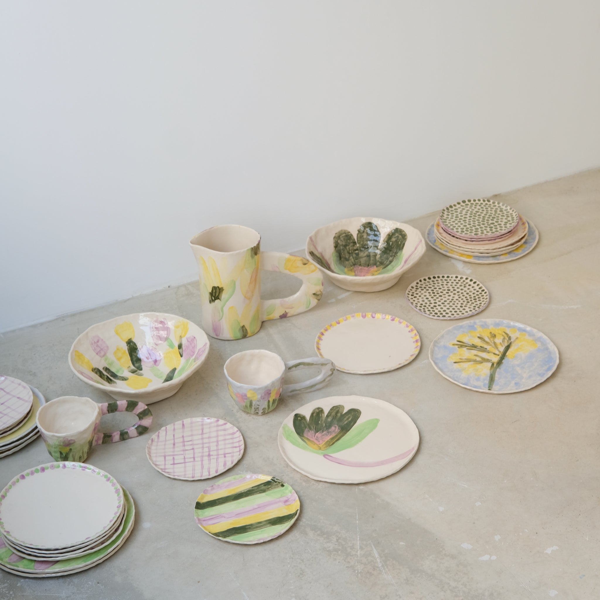 Assiette en faïence D 20cm Rayures de Samantha Kerdine pour Brutal 
