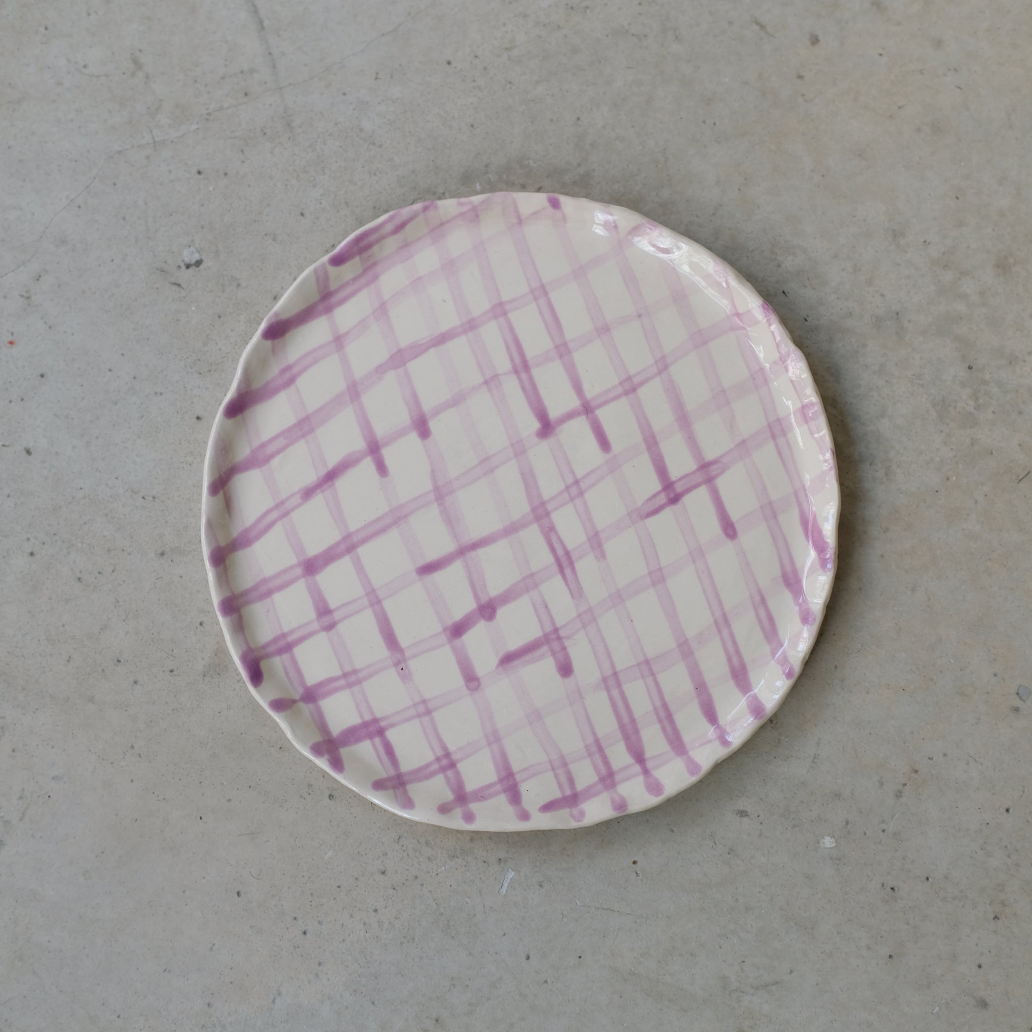 Assiette faïence D 17cm - rayures, violet Samantha Kerdine pour Brutal 