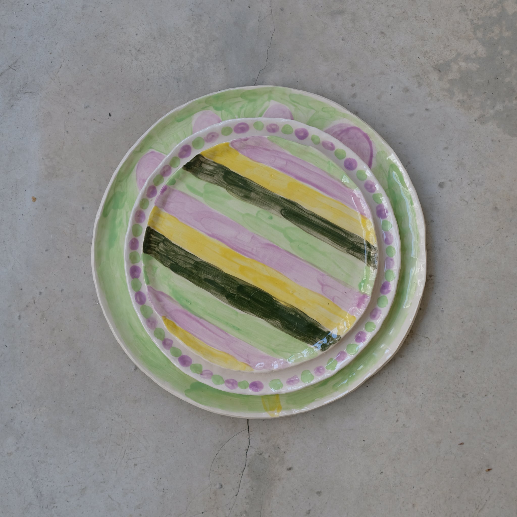 Assiette en faïence D 17cm Rayures de Samantha Kerdine pour Brutal 