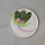 Assiette en faïence D 25cm Fleur verte de Samantha Kerdine pour Brutal 
