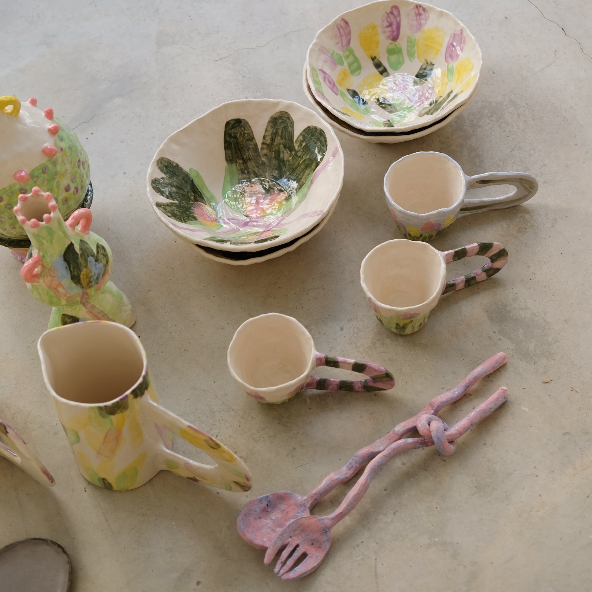 Pichet en faïence H 18cm Fleurs de Samantha Kerdine pour Brutal 