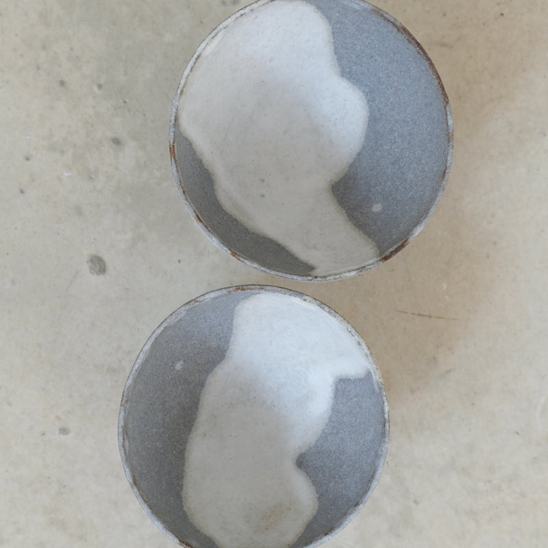 Bol en grès rouge D 8,5cm(o) - gris/bleu de Cups cups cups chez Brutal