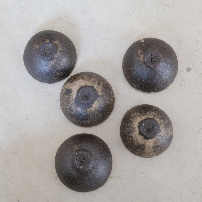 Bol en grès noir D 8cm(() - brun de Cups cups cups chez Brutal