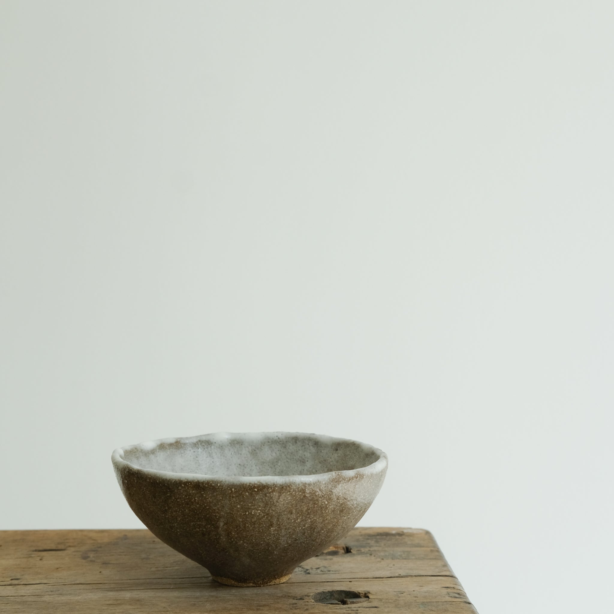 Bol en grès roux D 10cm(m) - blanc/brun de Cups cups cups chez Brutal
