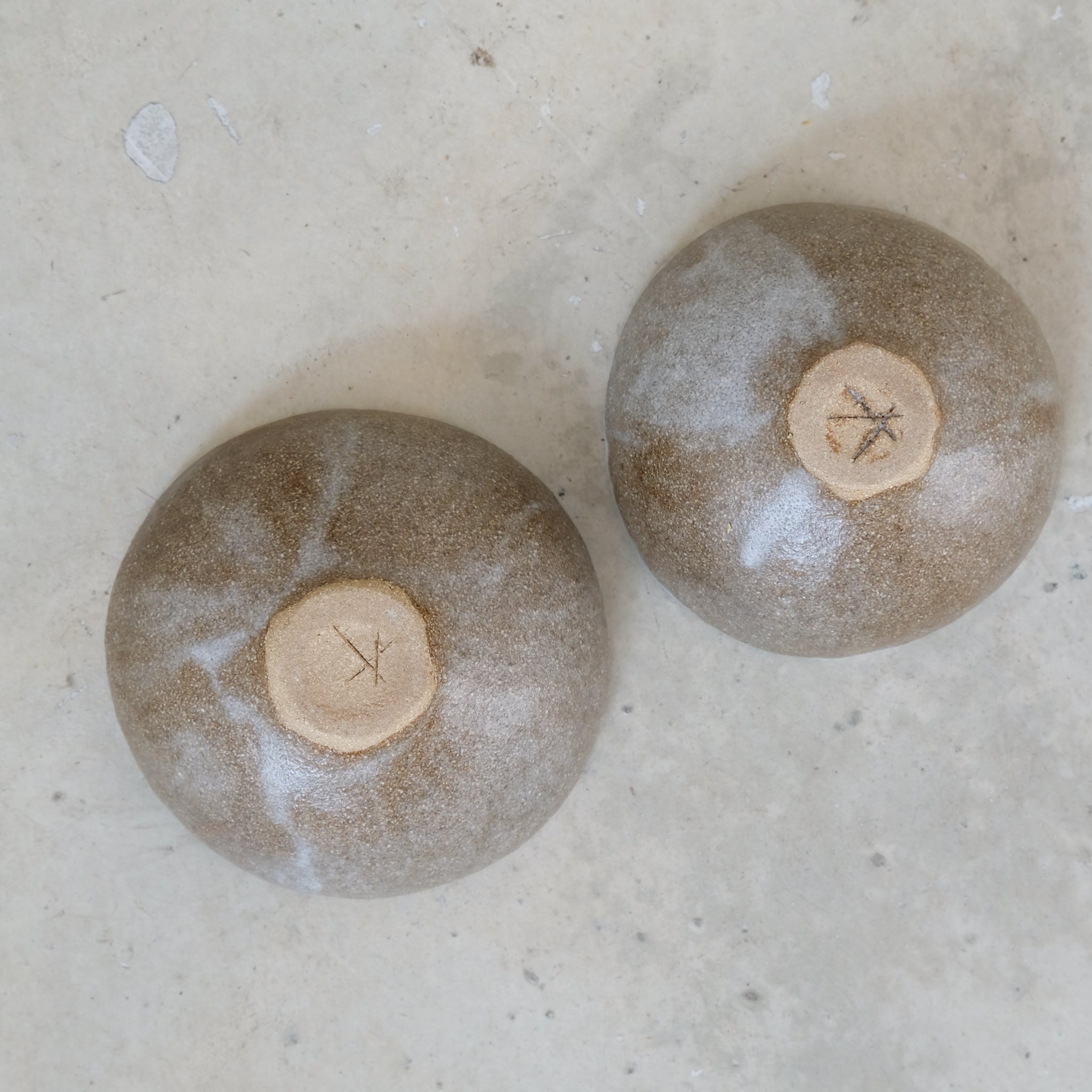 Bol en grès roux D 10cm(m) - blanc/brun de Cups cups cups chez Brutal