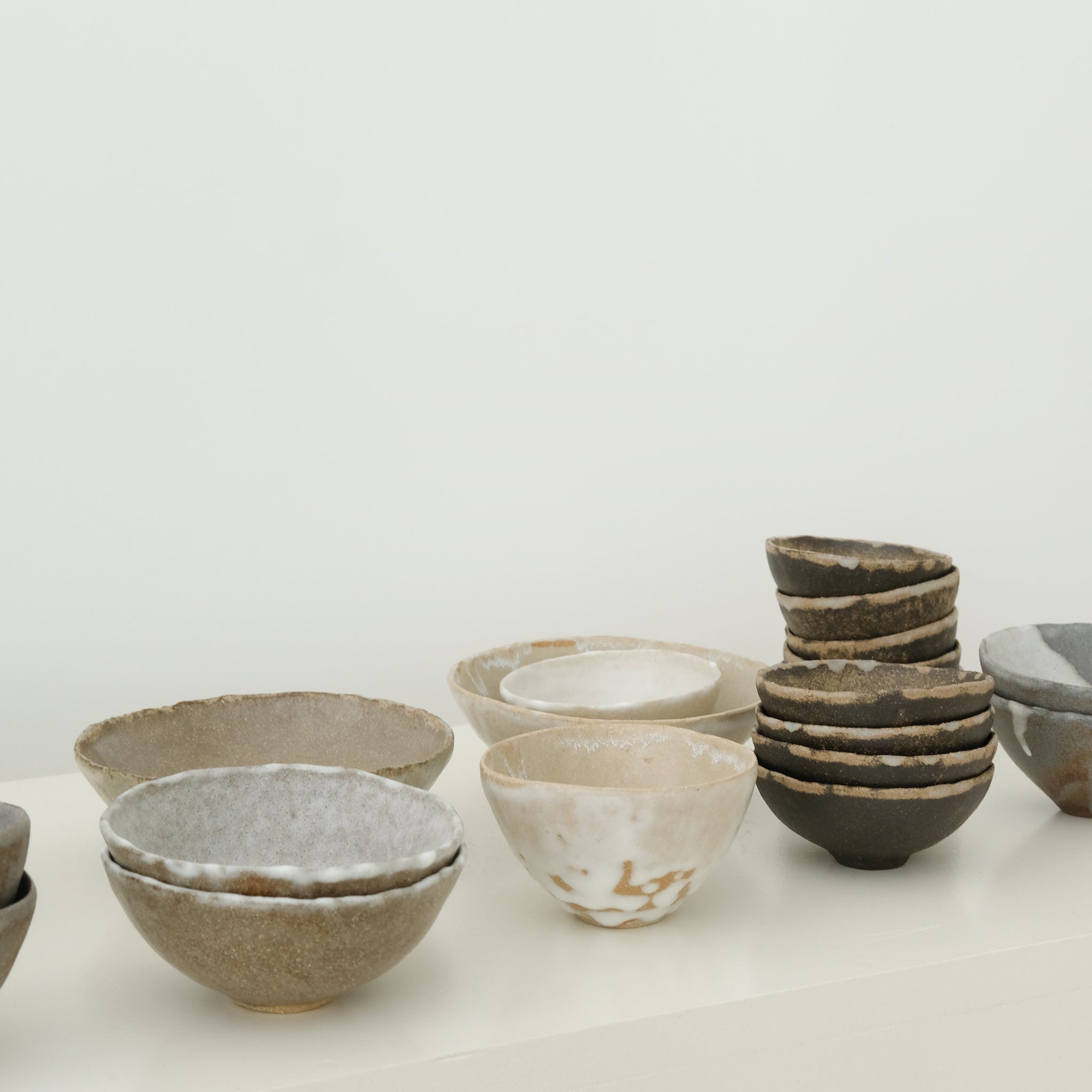 Bol en grès roux D 10cm(m) - blanc/brun de Cups cups cups chez Brutal