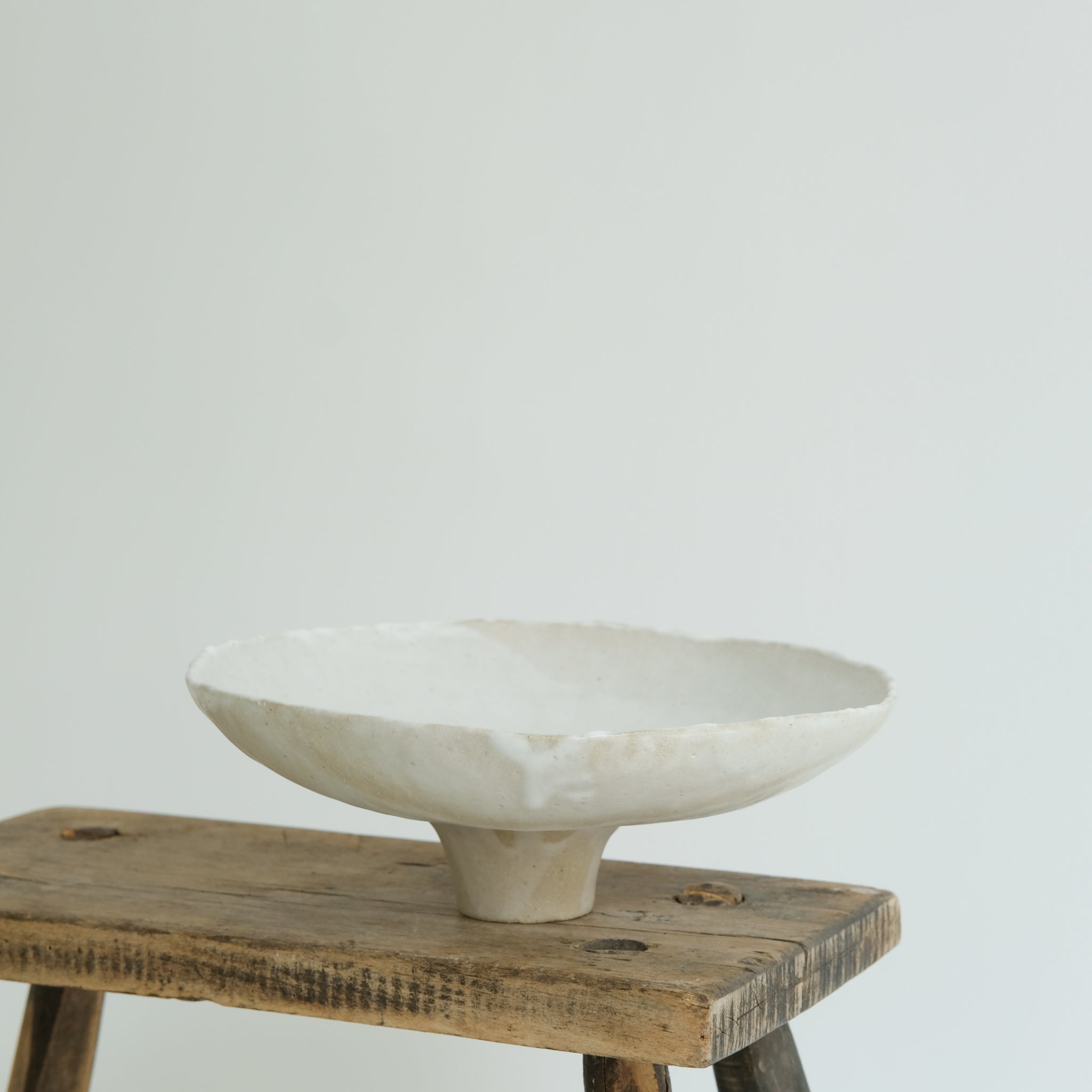 Coupe en grès blanc D 21,5cm(v) - blanc de Cups cups cups chez Brutal