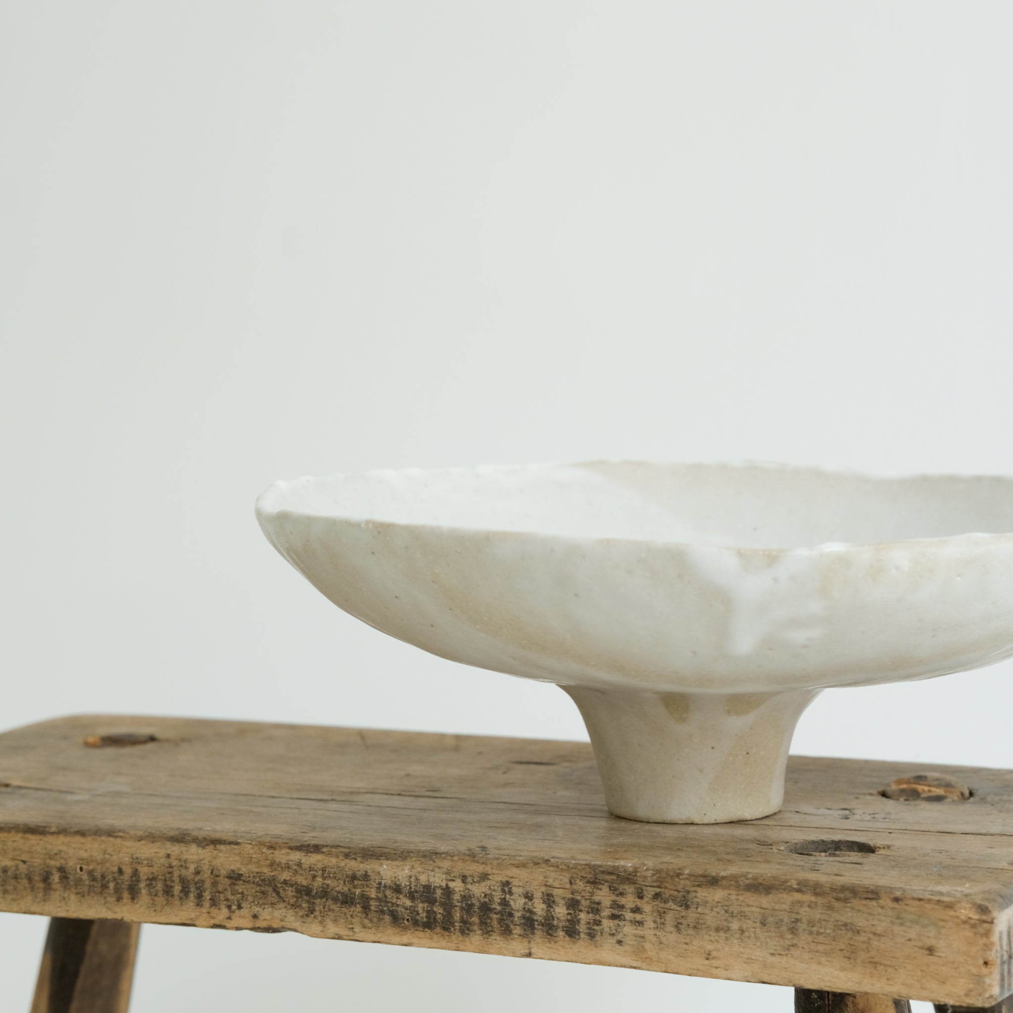 Coupe en grès blanc D 21,5cm(v) - blanc de Cups cups cups chez Brutal