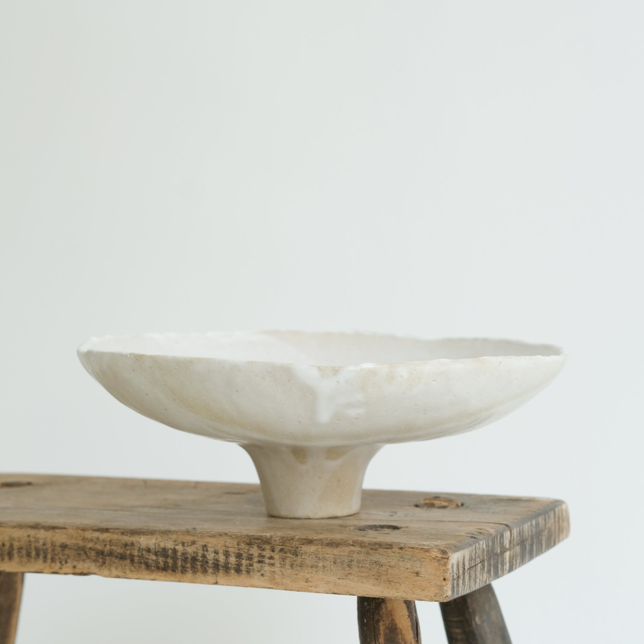 Coupe en grès blanc D 21,5cm(v) - blanc de Cups cups cups chez Brutal